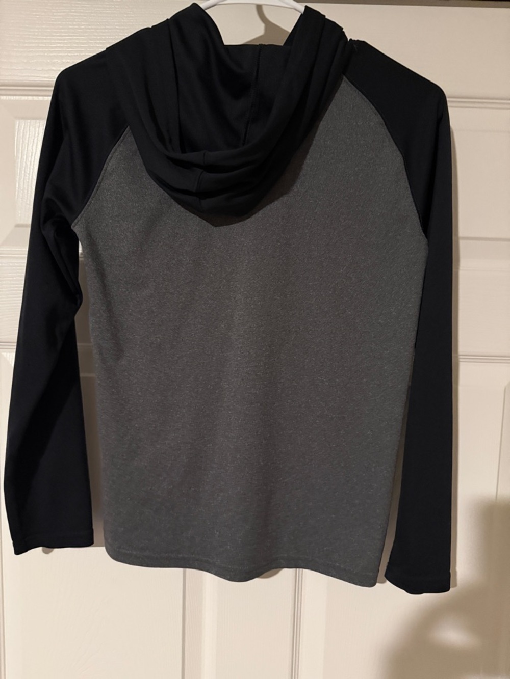 Under Armour Gray & Black Youth Hooded Pullover - Picture 4 of 6